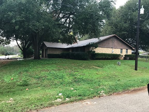 2nd image of 807 Strange Dr