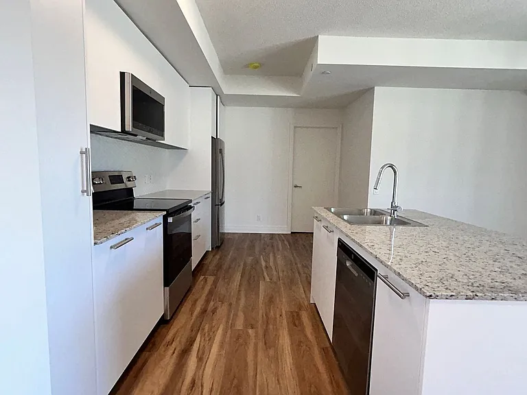 101 Cathedral High St #Penthouse 16 — Photo 5