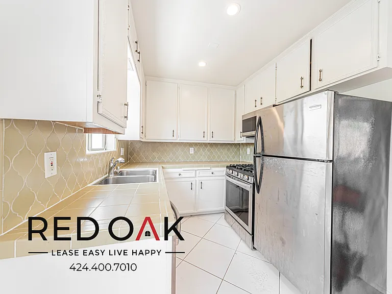 2035 Rodney Dr #5 — Photo 10