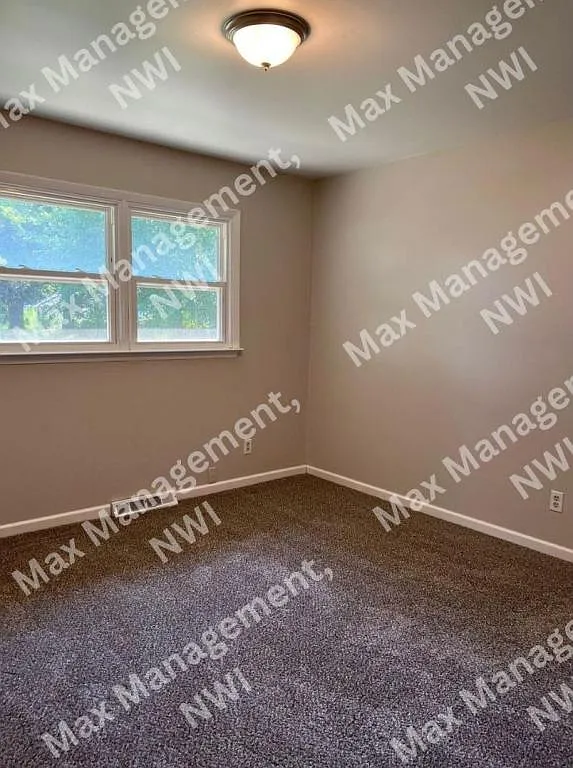 2624 Jewtt Ave — Photo 4