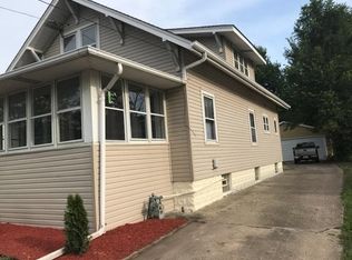 829 E Benton St, Aurora, IL 60505