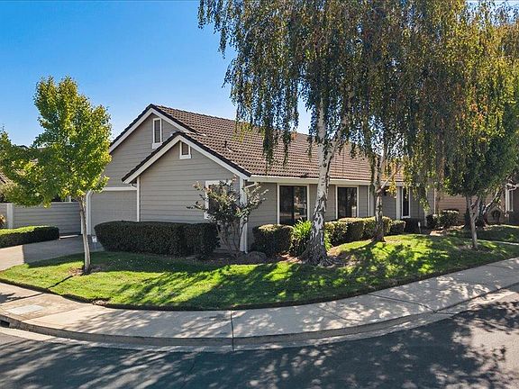 3rd image of 3608 Blackstone Way