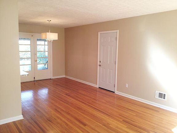 4th image of 2412 Vinedale Ave