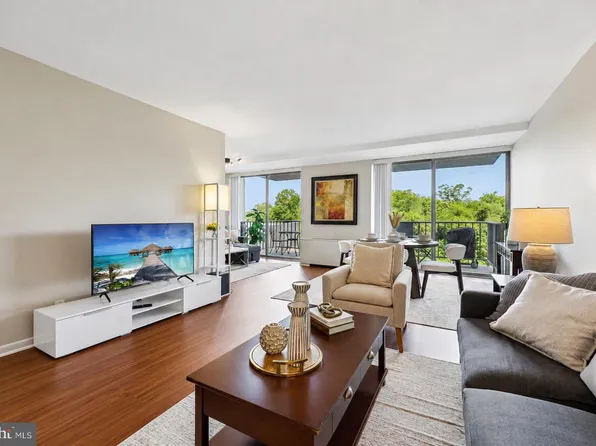 301 N Beauregard St APT 313, Alexandria, VA 22312