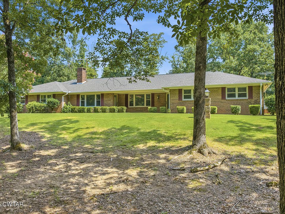 1st image of 32 Fairway Pl