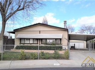 5501 Pine Springs Way, Bakersfield, CA 93313