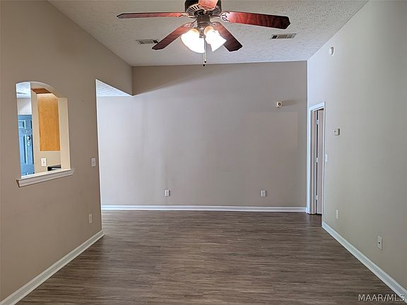 5th image of 217 Pine St