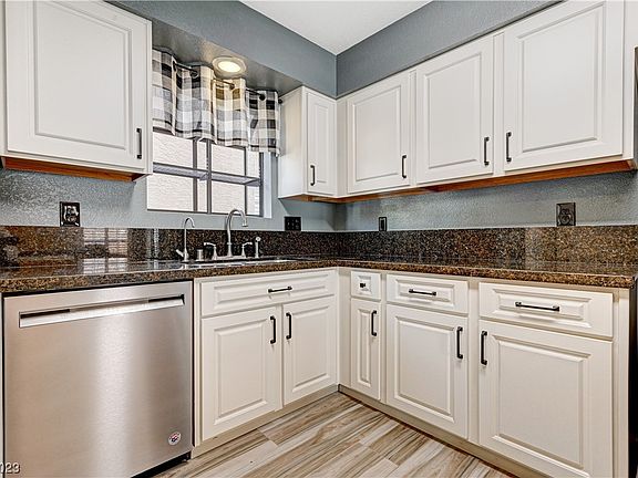 4th image of 4824 Maryvale Dr