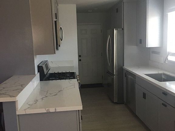 3rd image of 3631 Atlas St