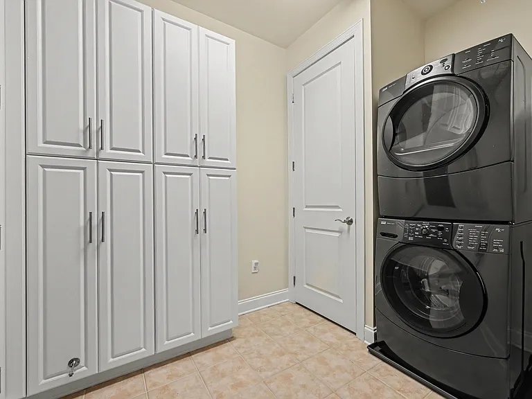 230 Tryon St #710 — Photo 30