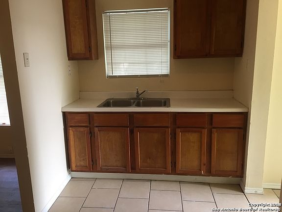 3rd image of 318 Hollenbeck Ave