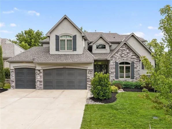 15717 Cody St, Overland Park, KS 66221
