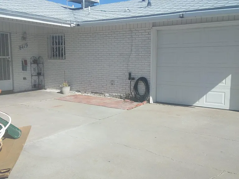8419 Mettler Dr — Photo 2