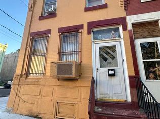 900 W Cambria St, Philadelphia, PA 19133