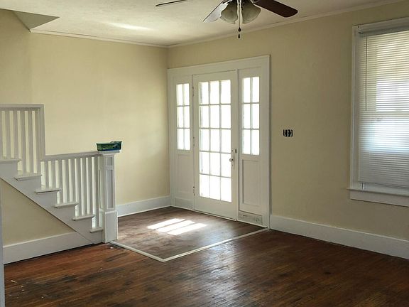 4th image of 300 W Sandusky Ave