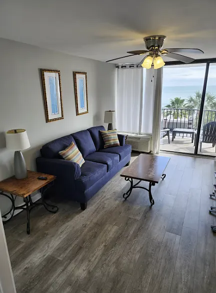 1 bed, 1100 sqft, $1,600 — Photo 2