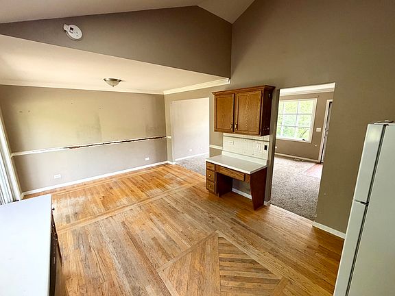 4th image of 28W560 Bolles Ave