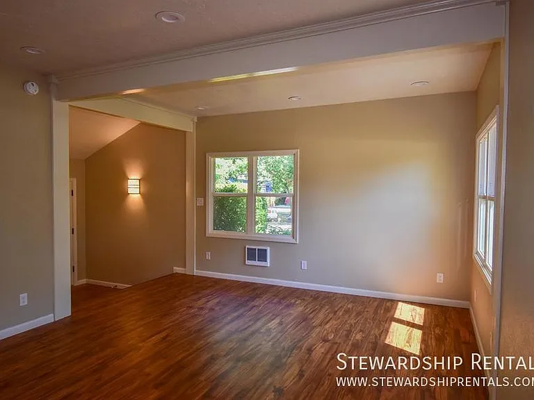 754 W 12th Ave #A — Photo 2