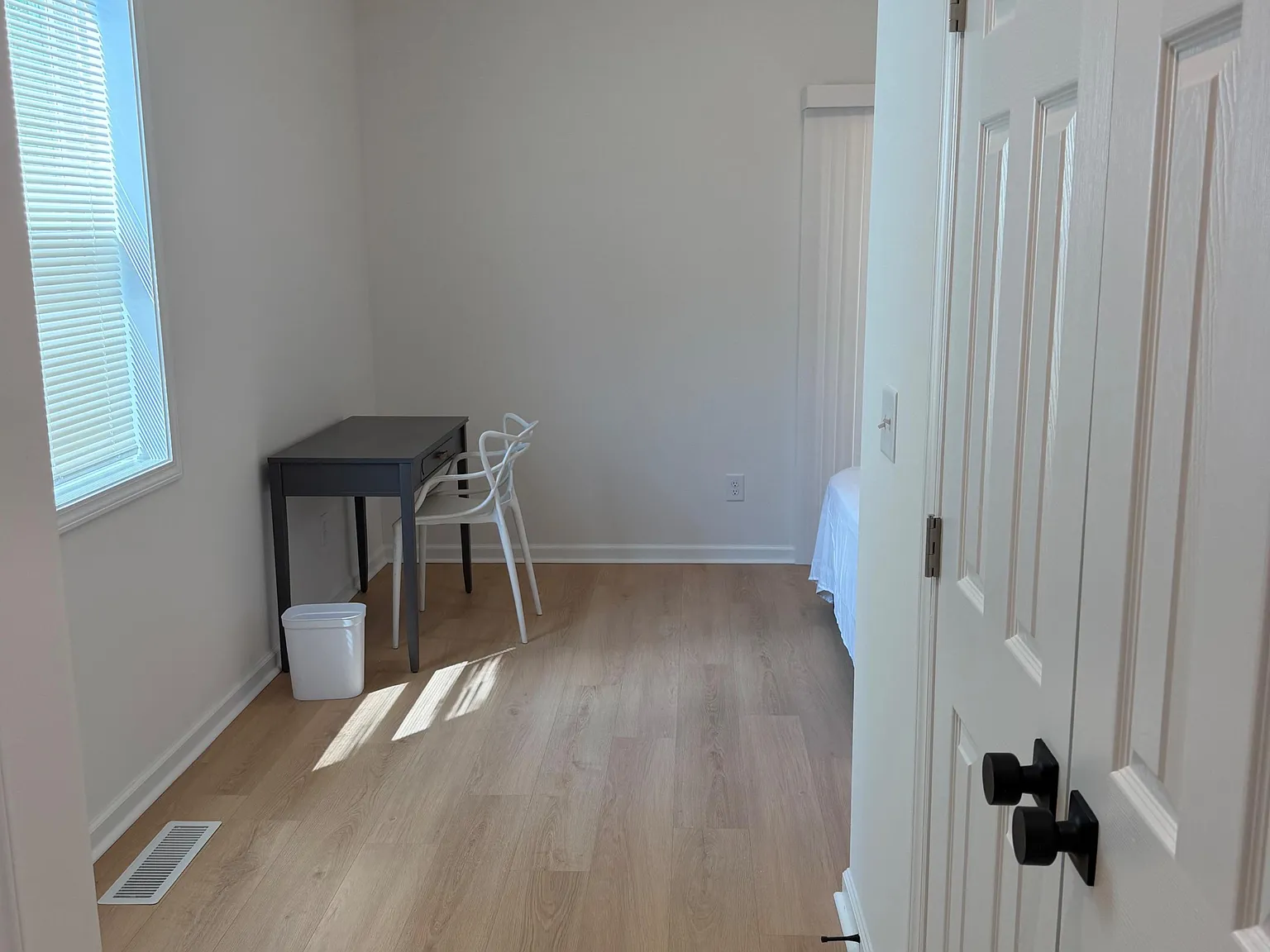 3 bed, 2.5 bath, 1300 sqft, $1,230 — Photo 3