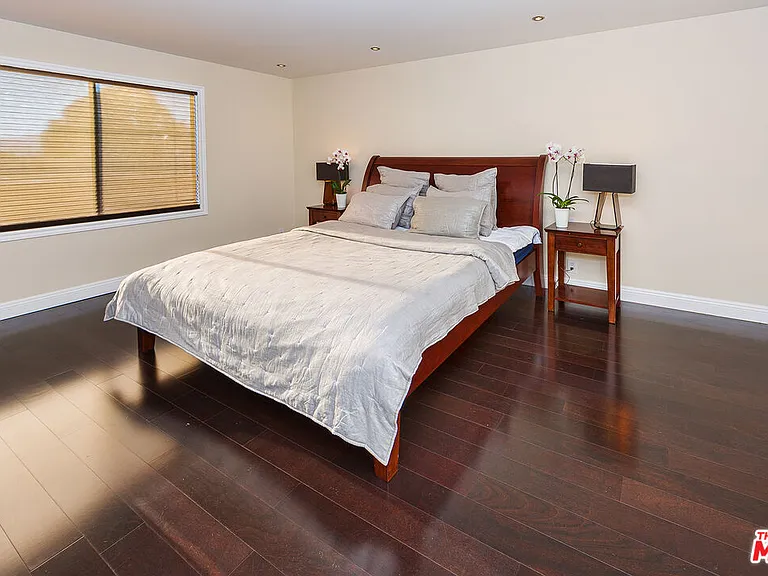 1037 N Vista St #301 — Photo 9