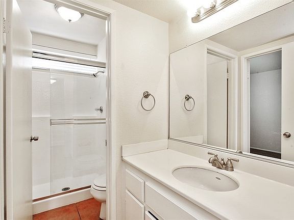 4th image of 2618 E Nugent St