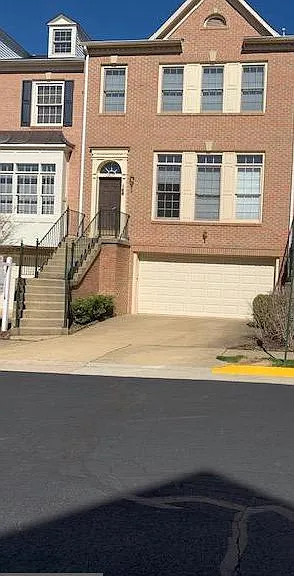 1807 Fawncrest Ct — Photo 1