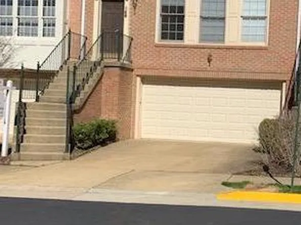 1807 Fawncrest Ct, Vienna, VA 22182