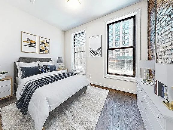 3rd image of 1611 2nd Ave Frnt 1