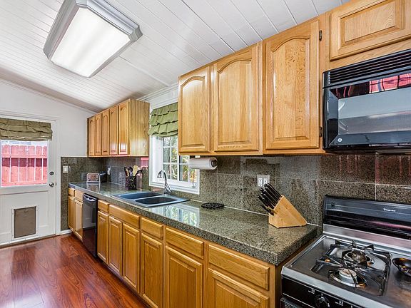 5th image of 1313 N Calvados Ave