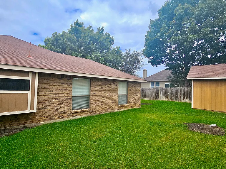 1445 Sedalia Dr — Photo 29