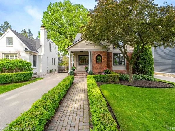 1259 Cedar Dr, Birmingham, MI 48009