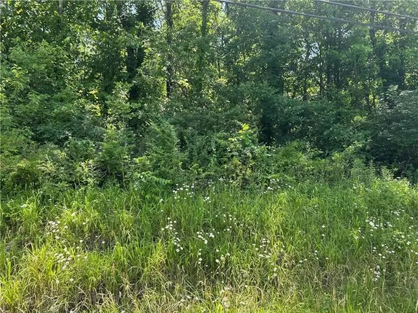 9 Hickory Square Rd, Connellsville, PA 15425