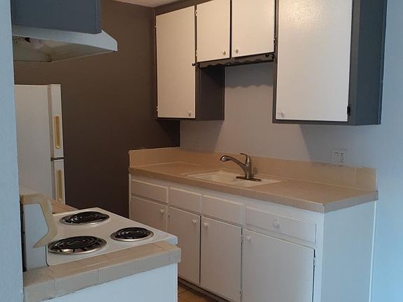 3rd image of 2004 D Ave #8