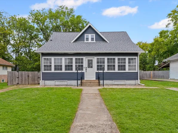 108 W Church St, Sadorus, IL 61872