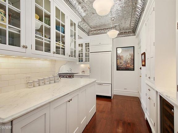 4th image of 826 Lexington Ave #5B