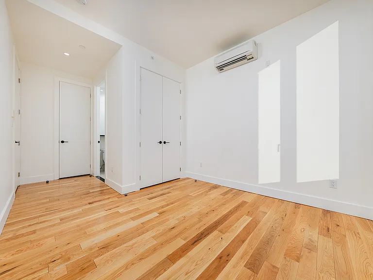 33 Franklin St #235 — Photo 7
