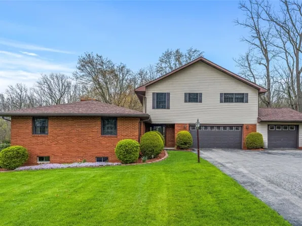 1013 E Lake Rd, Transfer, PA 16154