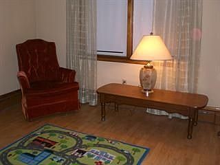 4th image of 985 Wilbur Ave