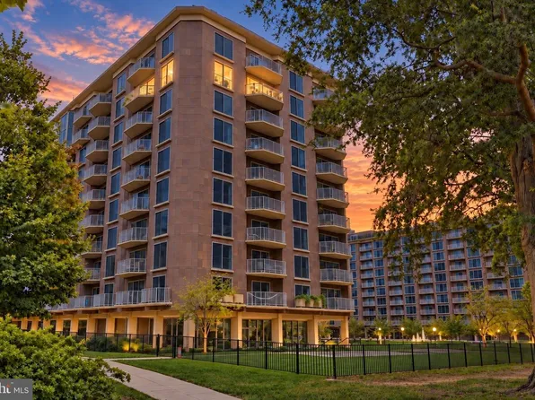 560 N St SW APT 801, Washington, DC 20024