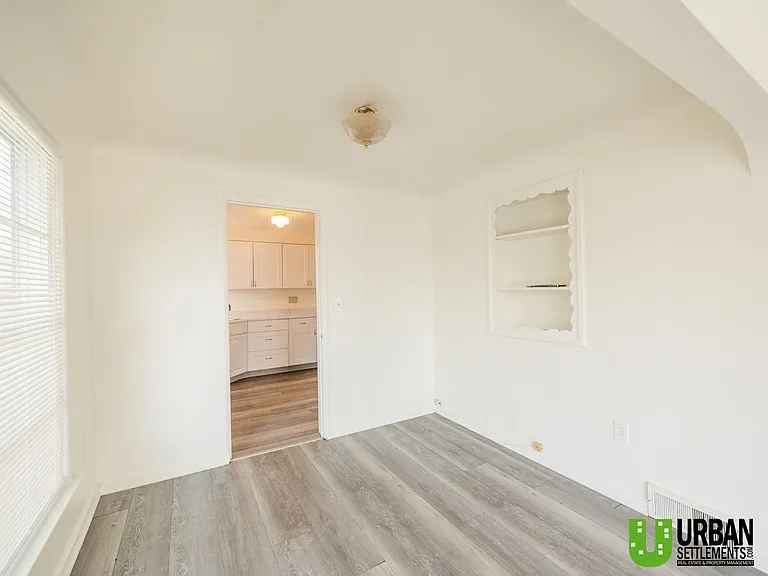 2427 W Walton Ave — Photo 3