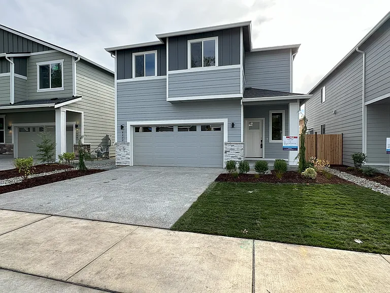 8422 52nd Pl NE — Photo 1