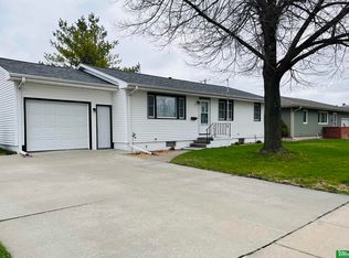 1616 Austin Ln, Fremont, NE 68025