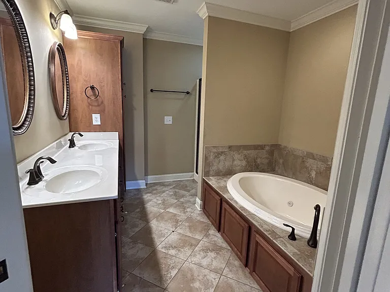 1629 Brook Hollow Dr #A — Photo 13