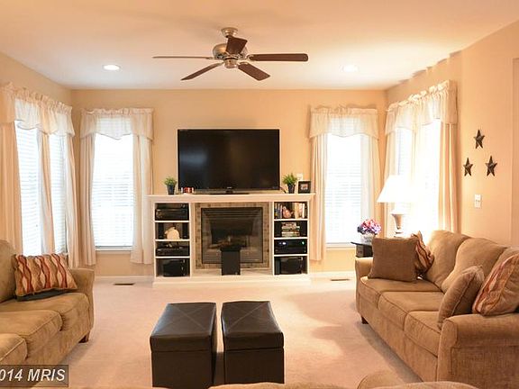 3rd image of 9030 Merlot Ct