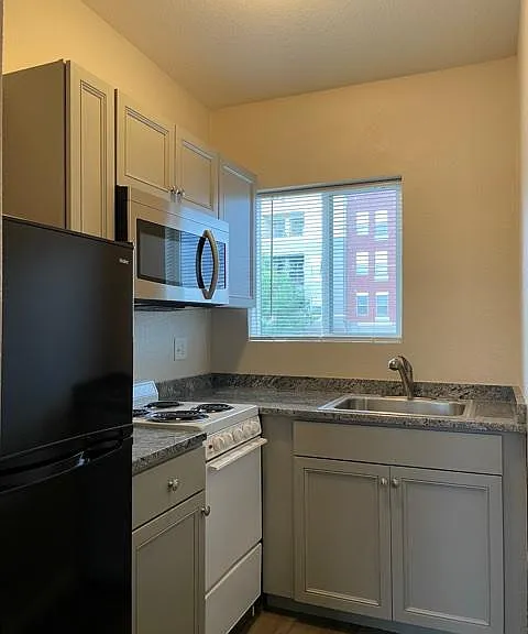 215 River Rock St #6 — Photo 6