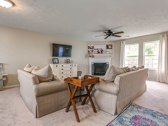 2nd image of 2709 Sutherland Dr
