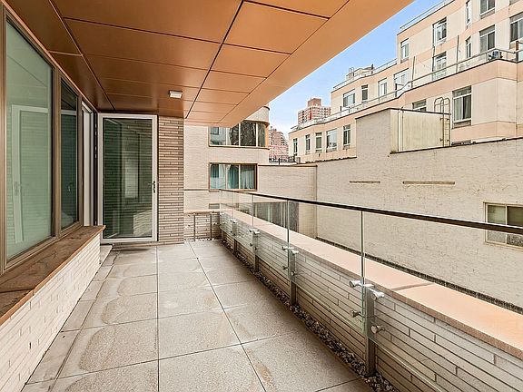 5th image of 208 Delancey St #2D