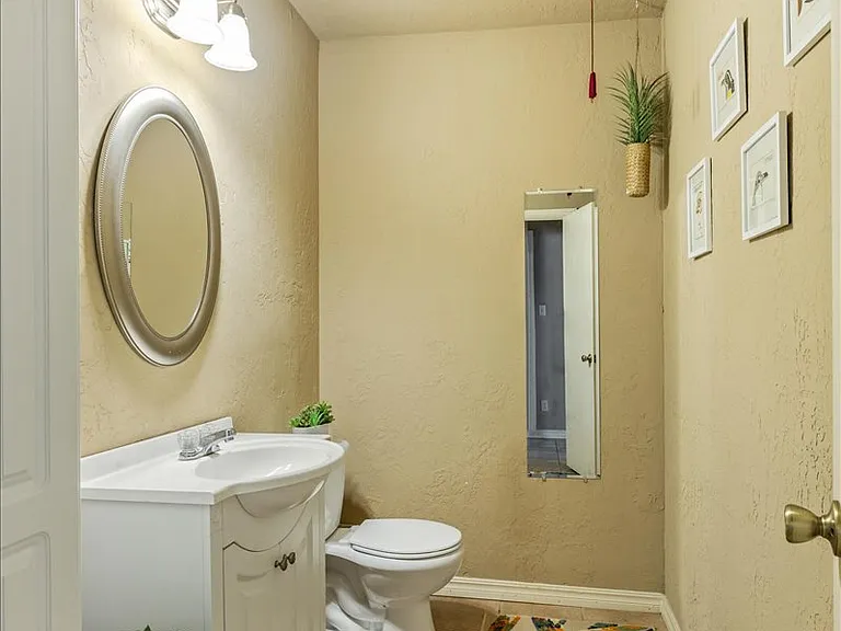 2905 NW Templeton Ter — Photo 15