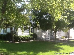 32058 W County Line Rd, Girard, IL 62640