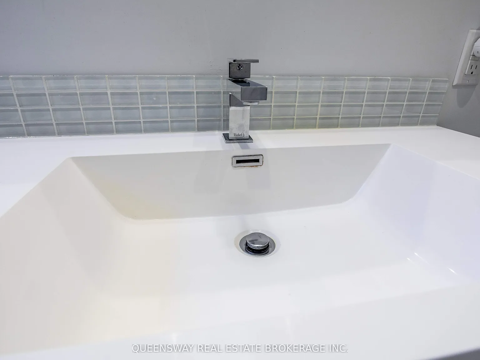 1 bed, $1,600 — Photo 4